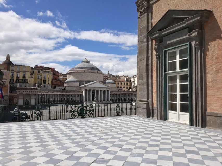Naples: Royal Palace and Spanish Quarter Private Tour - Quartieri Spagnoli: Spanish Quarters Atmosphere, Up Close