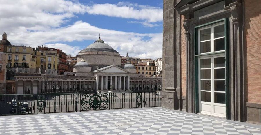 Naples: Royal Palace and Spanish Quarter Private Tour - Where You Meet the Guide and How the Walk Works