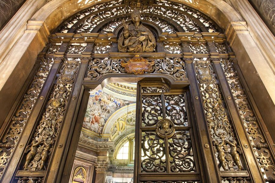 Naples: San Gennaro Experience With Filangieri Museum Option - Filangieri Museum at Palazzo Como: art, coins, fabric, and a huge library