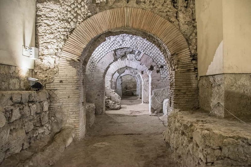 Naples: San Lorenzo Maggiore and Neapolis Sotterrata Ticket - Neapolis Sotterrata: going 10 meters underground to the Roman market