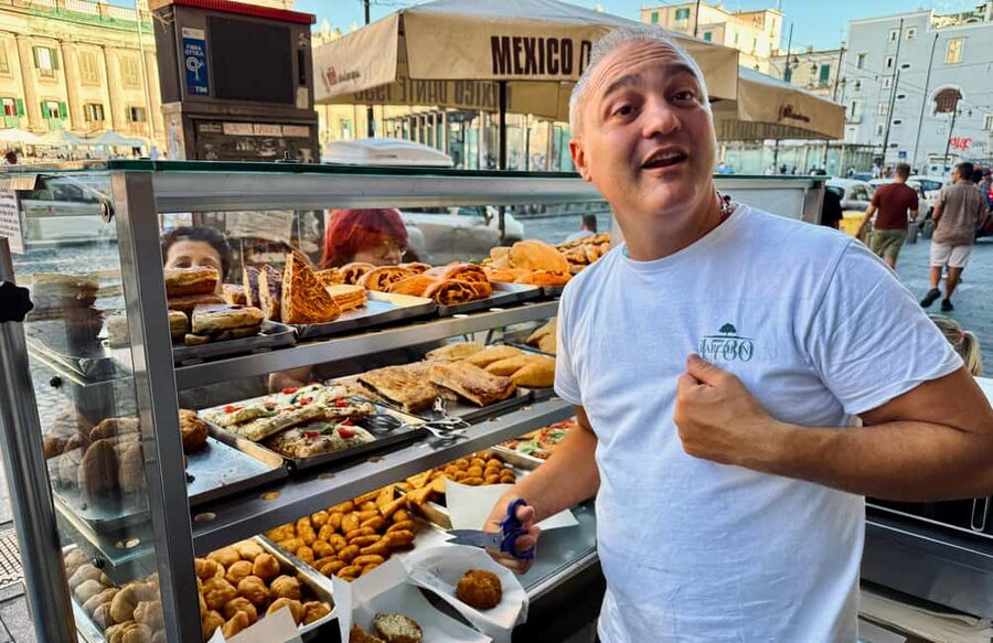 Naples: Secret Food Tour with Local Guide - Entering Naples from Piazza Dante