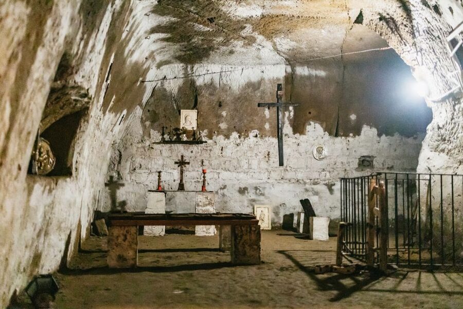 Naples: Spanish Quarters Underground Guided Tour - Getting there near Toledo and Plebiscito Square