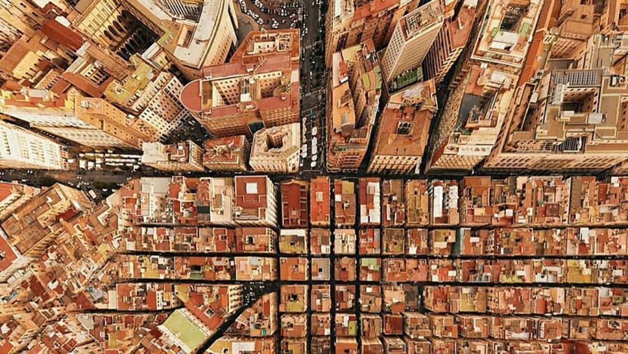 Naples: Spanish Quarters Walking Tour - Stories of the bassi: why neighborhood folklore shows up in daily life