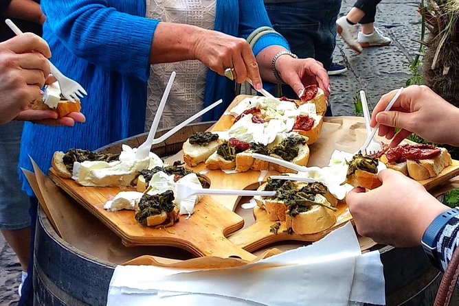 Naples: Street Food and Sightseeing Tour with Local Expert - Key points to know before you go