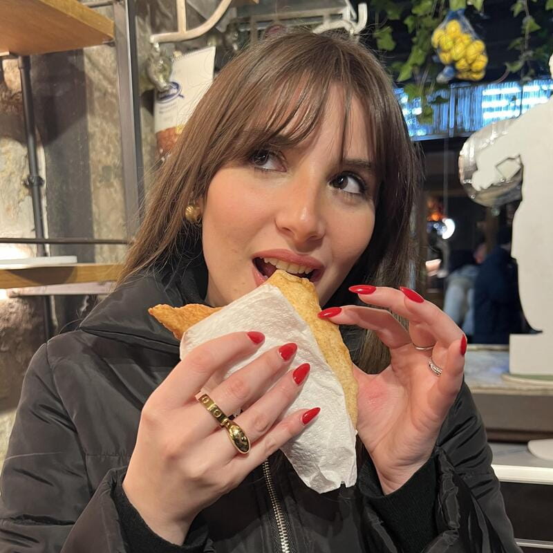 Naples: Street Food Walking Tour with Local Guide - Frittate di pasta and arancini, the savory middle that fills you fast