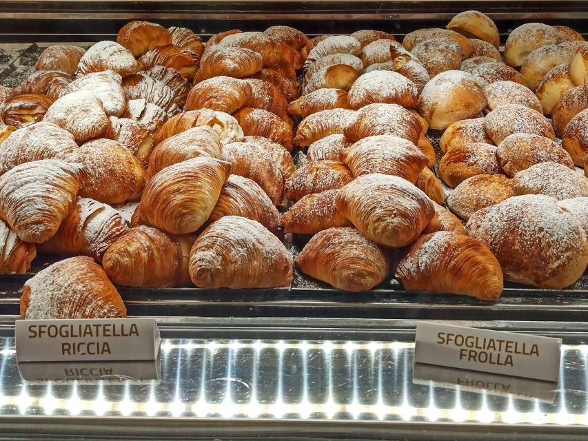Naples: Street Food Walking Tour with Local Guide - Spritz tasting and gelato finishing moves