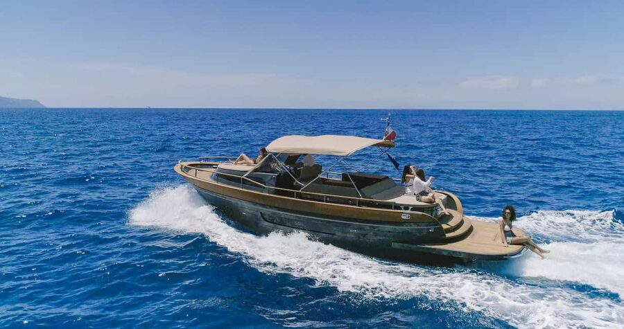 Naples: Sunset Cruise by boat with Aperol Spritz and Snacks - Meeting point at Via Francesco Caracciolo, what to expect before departure
