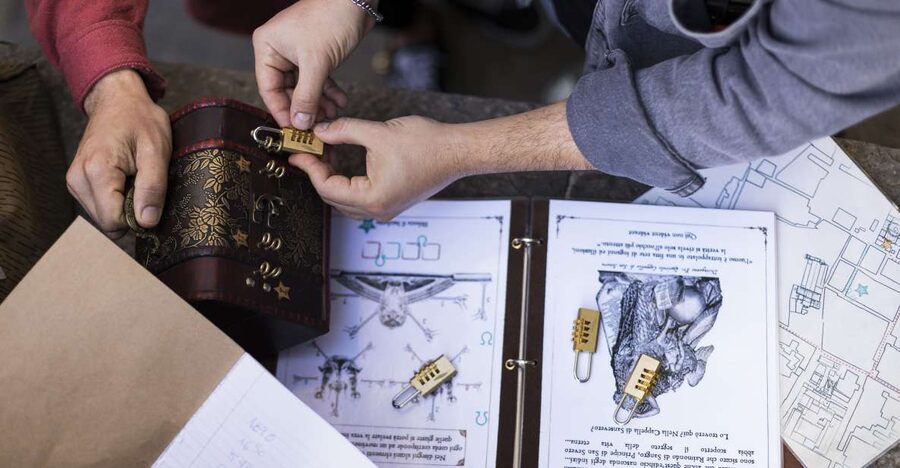 Naples: The Path of the Immortals Treasure Hunt Walking Tour - Key Things to Know Before You Go