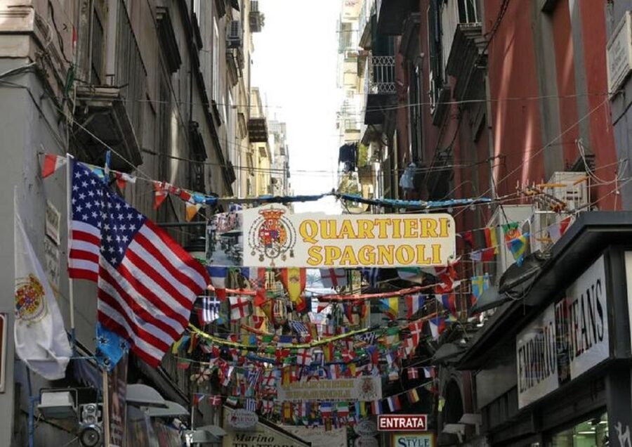 Naples: The Spanish Quarters, Street Art and Local Market - Price and value: is $35 worth a 2-hour city sampler?