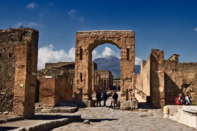 Naples to Positano/Sorrento Transfer via Pompeii (or Vice Versa) - Price and value: what you pay for, what you still need to budget