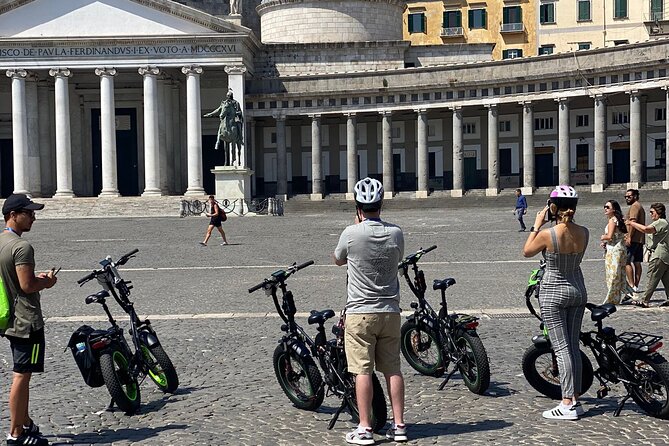 Naples tour by E-BIKE - Parco Virgiliano in Posillipo: the viewpoint break you will remember
