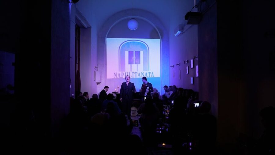 Naples: Traditional Neapolitan Music Concert - The show format: Neapolitan songs, acting moments, and no tech crutches