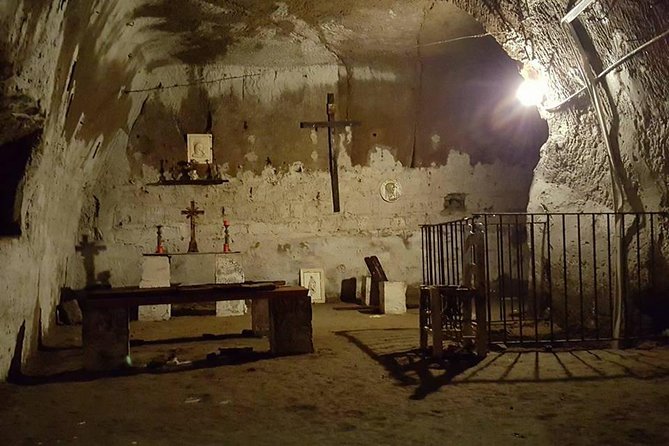 Naples Underground Spanish Quarters with Guide - Why Naples Underground feels different from the usual city tour