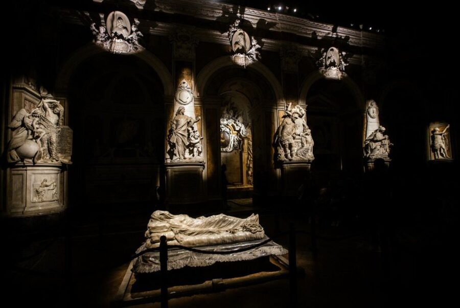 Naples Veiled Christ OR 3D Caravaggio: sculpture guided tour - Chiesa Sant’Angelo a Nilo: learning Donatello the smart way