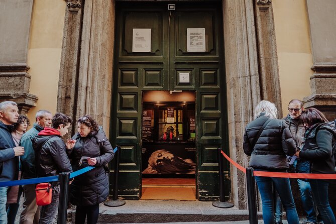 Naples: Veiled Christ & Santa Chiara Cloister Small Group Tour - Duomo di Napoli: baroque faith and the story of St. Gennaro