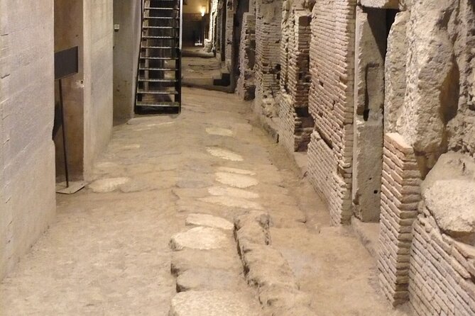 Naples walking tour + Neapolis buried - Why Naples Works Best On Foot (and Why This Tour Starts at Piazza Municipio)
