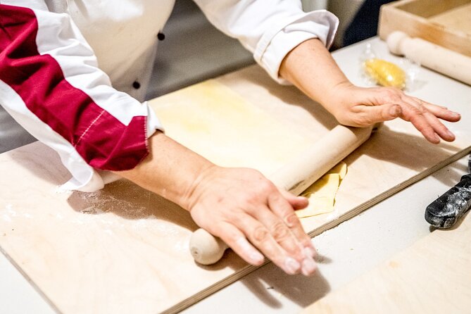 Neapolitan pasta homemade Cooking Lesson - Filling, Cooking, and Two Sauces That Bring It All Together