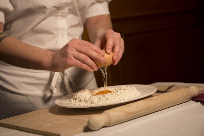 Neapolitan pasta homemade Cooking Lesson - Meet-Up Spot and How the Two Hours Flow