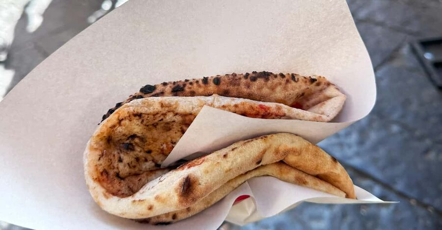 No Diet Club - Unique Food Tour in Napoli with many Tastings - Quartieri Spagnoli walk: where the tour vibe starts
