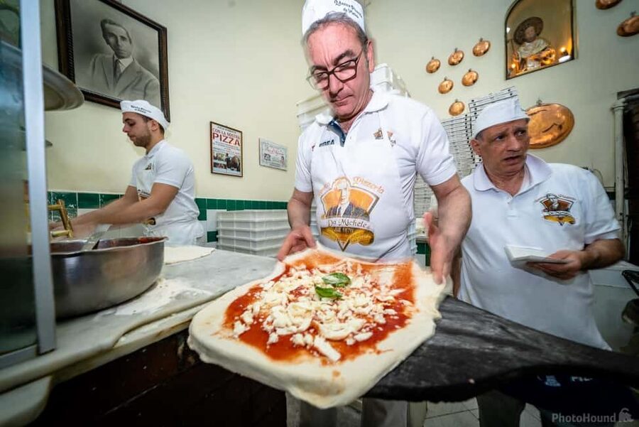 Pizza lesson - NaplesBay COOKING LESSON LAB, Right by the Duomo