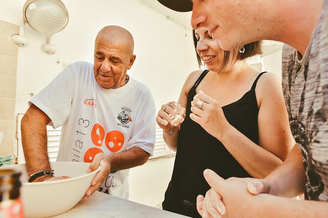 Pizza Making Experience - Cooking with a professional piazzaiolo, not just a teacher