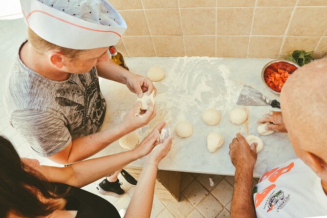 Pizza Making Experience - Tasting and dinner: why the eating part matters