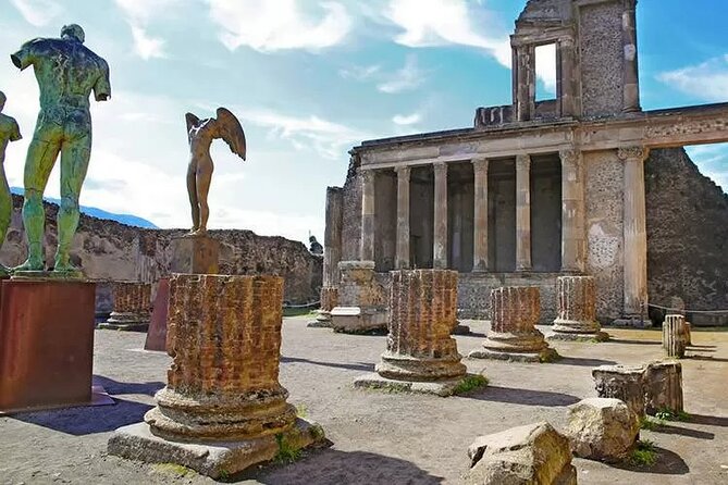 Pompei Archaeological Park Skip The Line ticket With audio Guide - Skip-the-line entry at Via Roma, 32 and what it really means