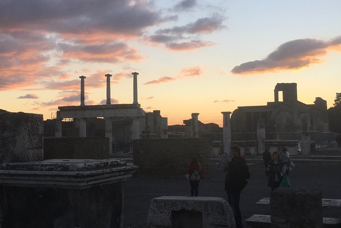 Pompei Guided Tour at Sunset - The Licensed Guide Factor: Why You Feel Smarter at the End