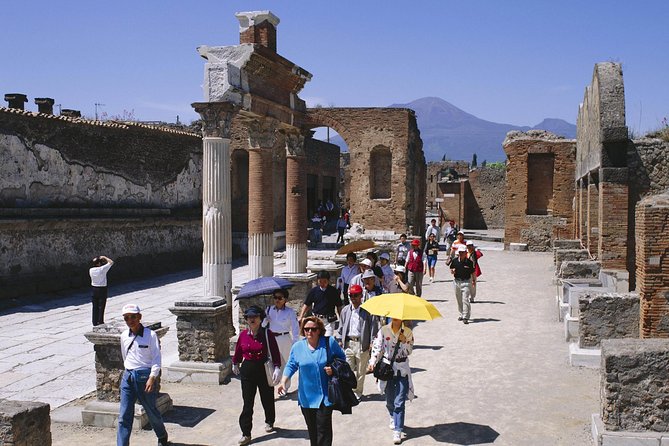 Pompeii 2-hour Private Tour with an Archaeologist-Ticket included - Stop 5: House of Menander, Wealth in Architecture and Decoration