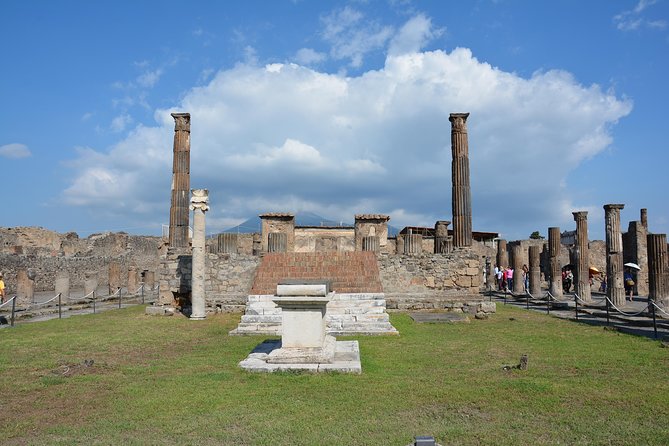 Pompeii: 2 Hour Private Tour with an Archeologist Guide - What the Archaeologist Guide Covers, Including Sensitive Areas