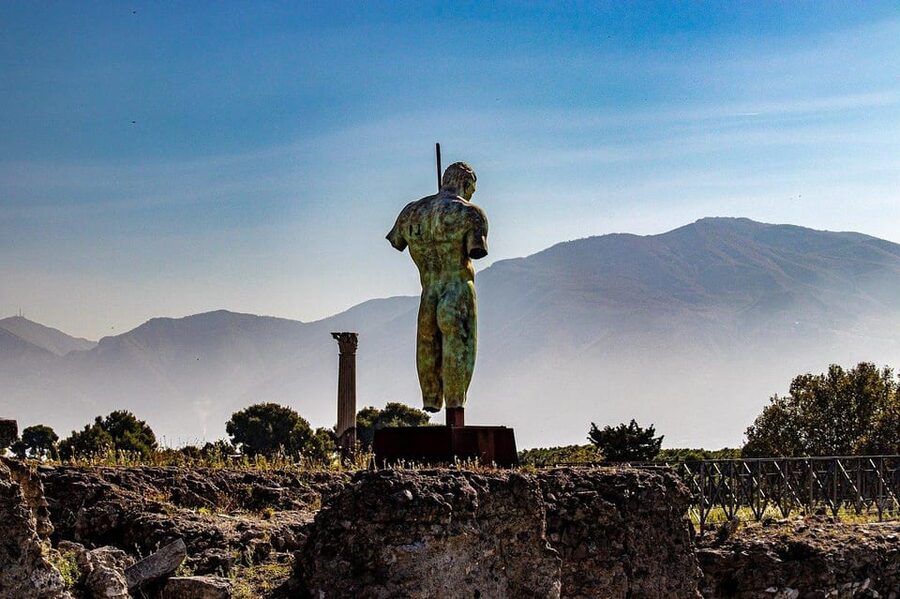 Pompeii: 2 Hours Skip the Line Visit with a Licensed Guide - The Eruption Lesson: Why Pompeii Feels Frozen