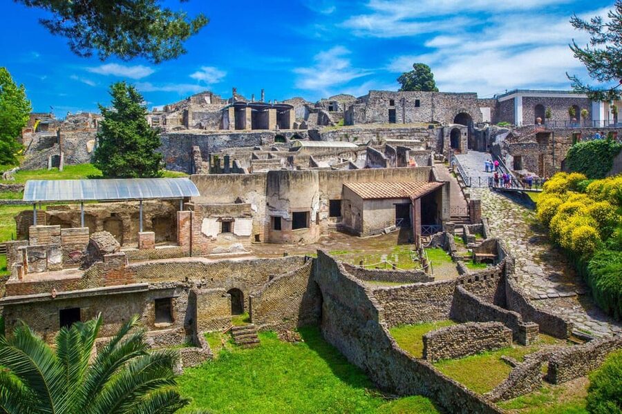 Pompeii: 2H group guided tour with a certified guide - The 2-Hour Rhythm Inside the Archaeological Park