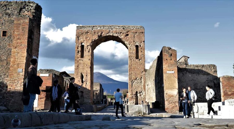 Pompeii : 2h small group tour with an archeologist - Key things to know before you go
