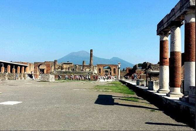 Pompeii 2h Small-Group Tour with Expert Archaeologist - Where you meet: Ristorante Suisse in Piazza Esedra