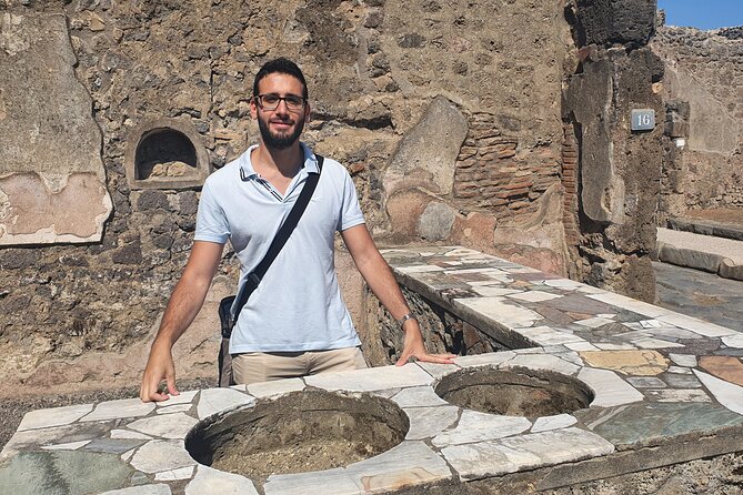 Pompeii 360° - 4-hour tour with an expert Guide in archaeology - The House of the Faun and Alexander mosaics: where Pompeii becomes art