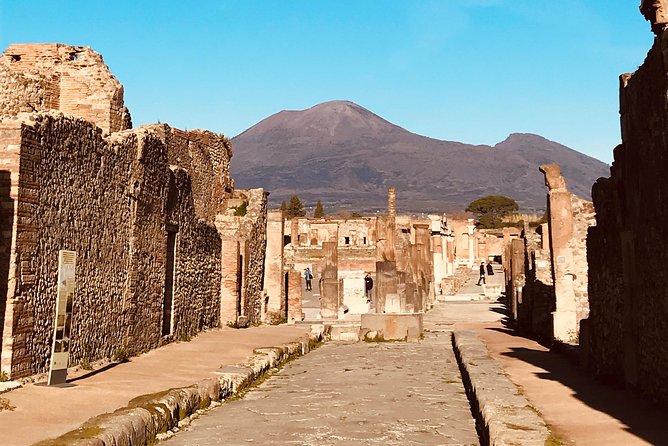 Pompeii 3h Private & Quality Tour with your Archaeologist - The archaeologist’s Pompeii: antiquarium first, so nothing feels random