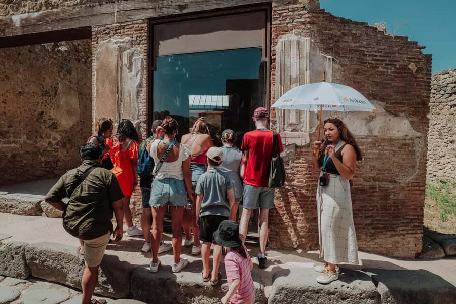 Pompeii 3hours Villa of Mysteries tour with an Archaeologist - Forum Baths, Basilica, and Foro Civile di Pompei: Politics and Routine