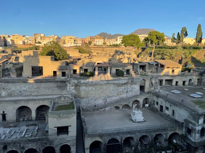 Pompeii and Herculaneum: Guided Tour with an Archaeologist - Herculaneum’s residences: frescoes, jewelry, skeletons, and preserved wood