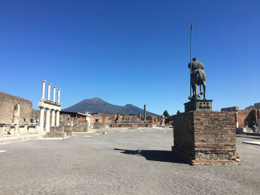 Pompeii and Herculaneum: Guided Tour with an Archaeologist - Price and value: what $141.61 is really buying