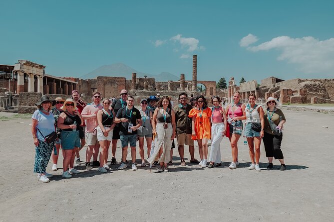 Pompeii and Mount Vesuvius Small Group Tour - Lunch timing, food decisions, and how to avoid a bad stomach on Vesuvius
