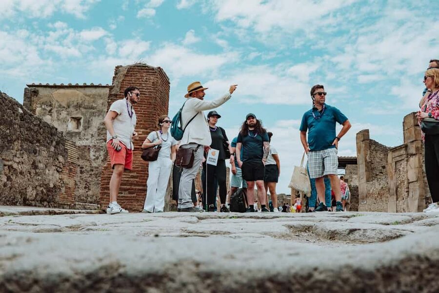 Pompeii and Oplontis: Small Group Tour with an Archaeologist - Pompeii and Oplontis in one outing: why this pairing works