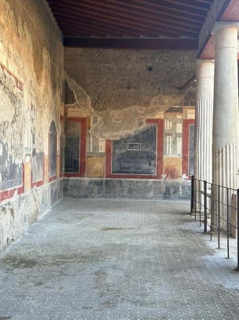 Pompeii and Vesuvius Cellars: Tour with Pick-Up in Positano - Roman Streets, Temples, Houses, And Frescoes You Can Actually See
