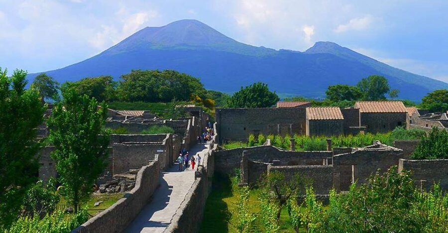 Pompeii and Vesuvius Full-Day Tour from Amalfi Coast - Why This Amalfi Coast Day Trip Works: Pompeii Plus Vesuvius