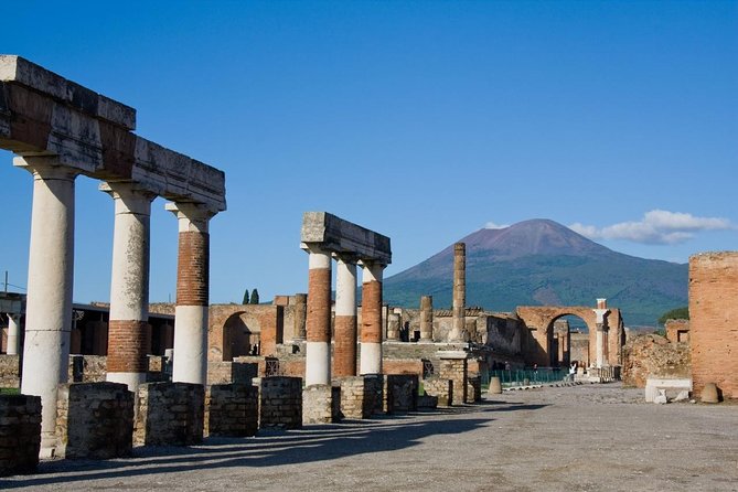 Pompeii and Vesuvius Small Group Tour From Naples with Pizza - Naples to Vesuvius: the day starts with a comfy ride