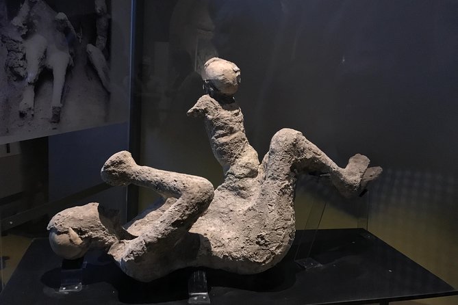 Pompeii Exclusive 2h Private Tour with your Archaeologist - The Cardo, Via Stabiana, and Roman shops where life felt close