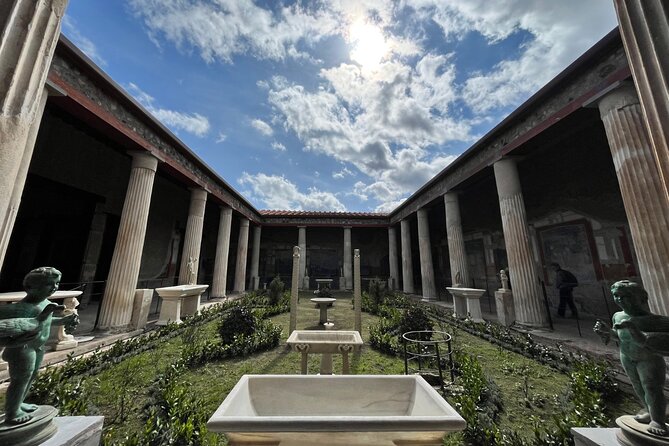 PompeiI Exclusive Tour with your Archaeologist in a Small Group - Temples and the Forum core: seeing Pompeii’s main ideas fast
