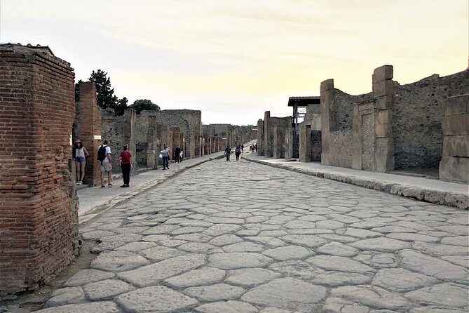 Pompeii Express: 1-Hour Guided Tour - Getting Oriented at the Start Point