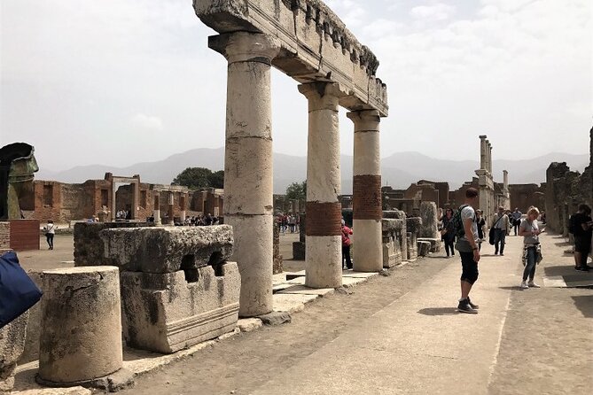 Pompeii: Guided Small Group Tour Max 6 People with Private Option - Guides and language options: how to make the most of your time