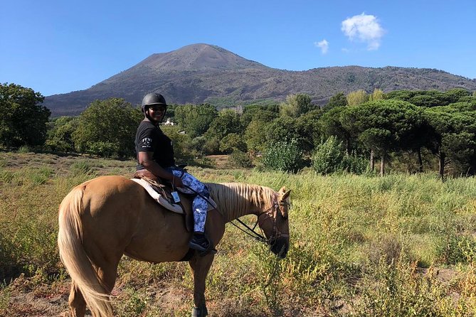 Pompeii Guided Tour & Horse Riding on Vesuvius with Lunch - Trecase on Vesuvius: lunch, local wine tasting, and first saddle time