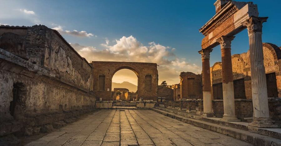 Pompeii Guided Tour with Archaeologist - Entering Pompeii Fast at Porta Marina Superiore